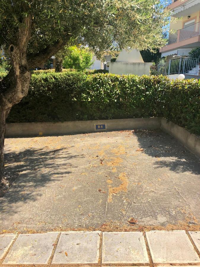 Gerakini 2Br Apt With Shared Pool 外观 照片